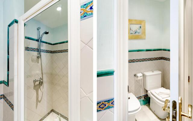 LAP- 3 bed apartment on the beach. Families only