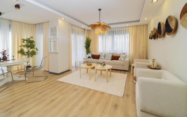 Sleek and Central Apartment in Muratpasa