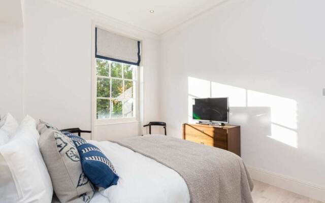 Designer 2 Bed on Hampstead High St