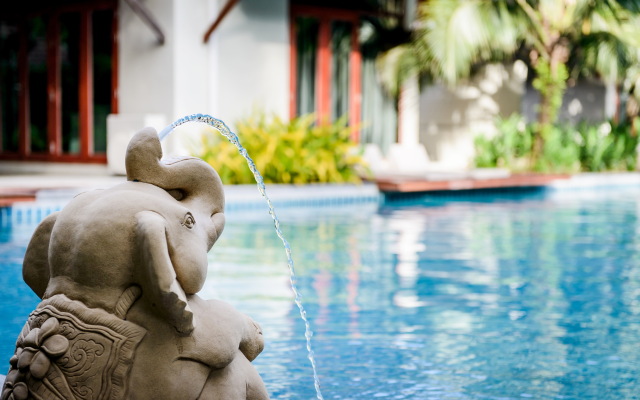 L'esprit de Naiyang Beach Resort