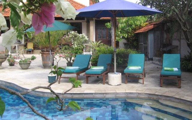 Ombak Putih Bungalows