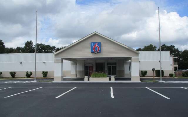 Motel 6 Bay Minette, AL