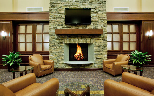 Holiday Inn Express & Suites Wilmington-Newark by IHG