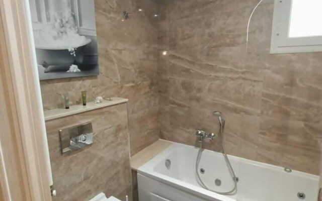 Luxurious 2-bed Apartment in Sidi Daoud, Marsa