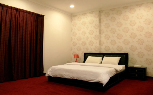 Mazaya Tower Apartments