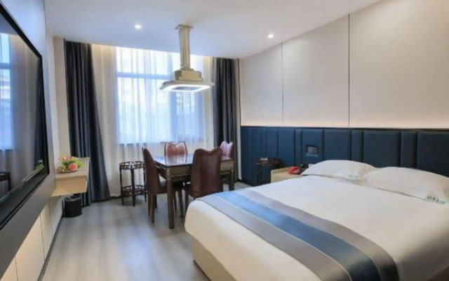 Huangshi Hotel 168