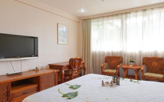 Southeast Huadu Hot Spring Hotel