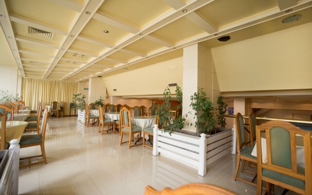 Hotel Versailles