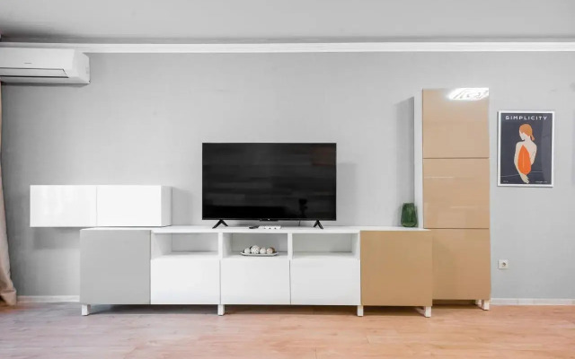 New Stylish 1-bedroom Flat in Business District