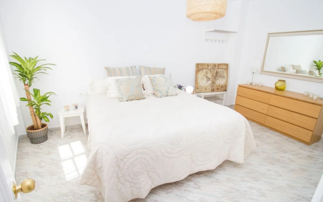 Spacious and Bright Apartment by La RecepciÃ³n
