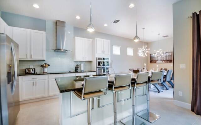 7786ll 5 Bedroom Villa by RedAwning