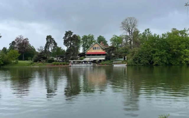 Sweet house in Paris