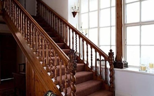 Molesworth Manor