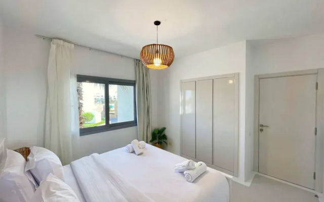 Xuru Stays I Charming & Beautifully Styled 3bdr @ Swan Lake Gouna