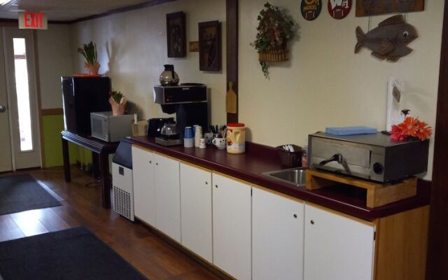 Motel 95 & campground