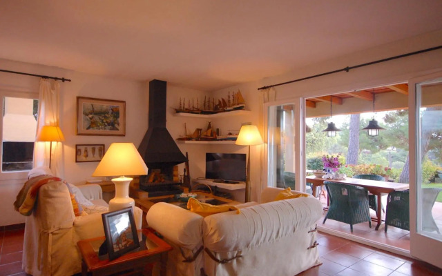 Lovely garden house in mar menuda