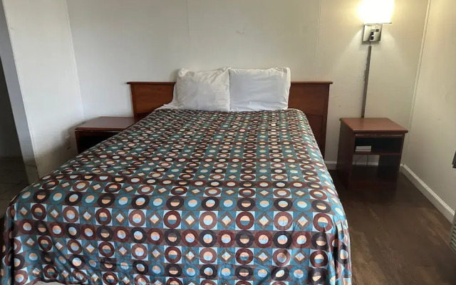 Rama Inn Hotel and RV Park