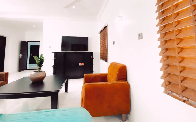 Royal Court Lounge & Boutique Hotel