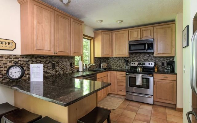 Okemo Westwood Condo 3 Bedroom Condo by RedAwning