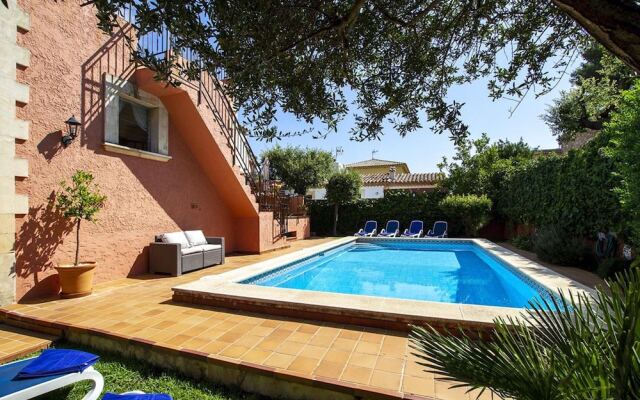 Villa - 4 Bedrooms with Pool and WiFi - 108763