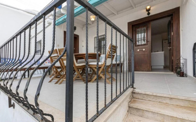 Lovely Triplex With Fantastic Sea View in Turkbuku