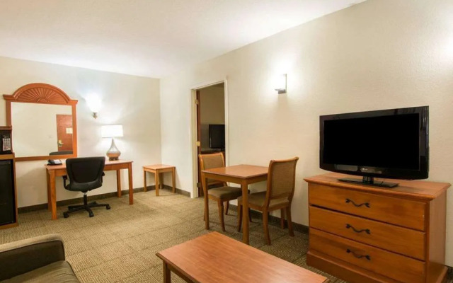 Comfort Suites