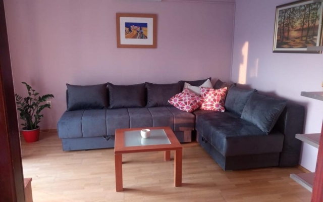 Apartment Stan - 150m from the sea A2 prizemlje Duce, Riviera Omis