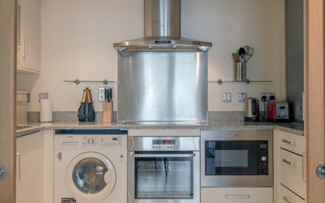 2 Bedroom Apartment in Central London