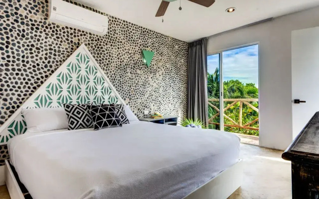 Aura Sunny 1 bedroom suite near beach