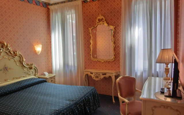 Hotel Diana