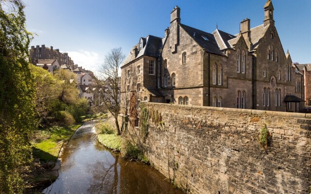 400 Dean Village Apartment