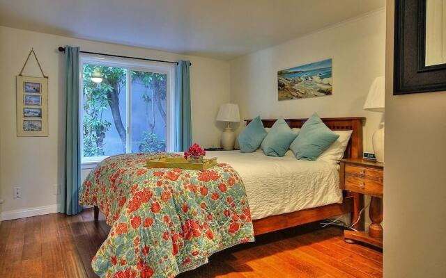 Summerland Ocean View Cottage by RedAwning
