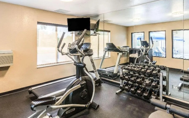 Comfort Inn and Suites North Aurora