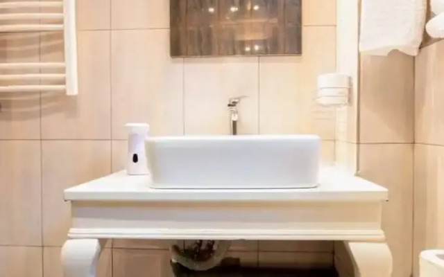 Modern & Stylish Apt of City 5min Beach