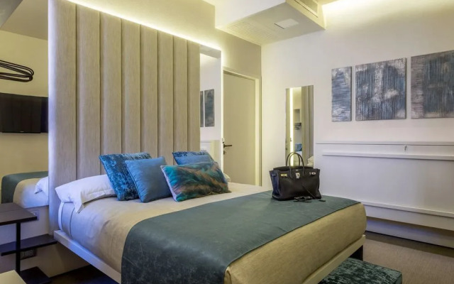 Room 230 Roma Luxury Suites