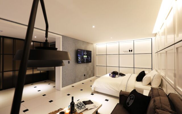MARI boutique hotel