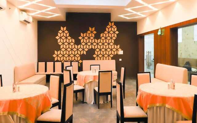 OYO 16768 Hotel Lotus Grand