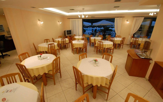 Limanaki Hotel
