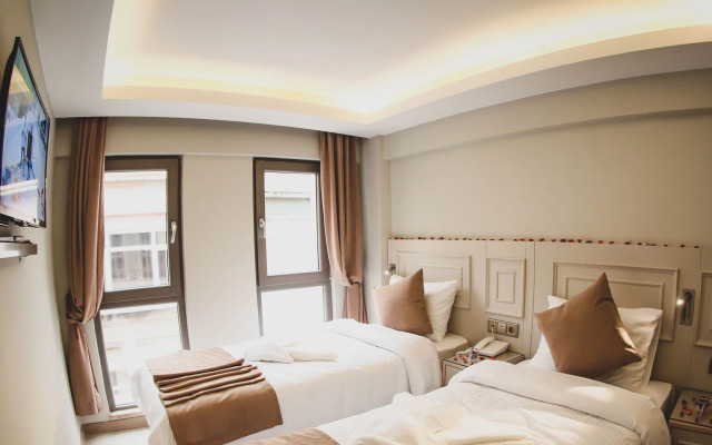X-Nellyi Boutique Hotel