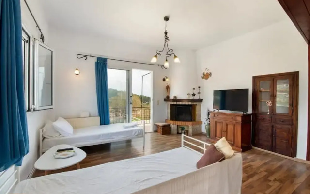 Live the Summer Dream at Gaios Cozy Retreat