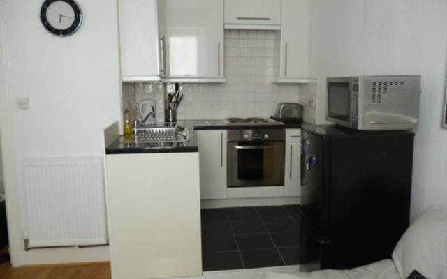 Well-connected, Cosy 1 Bedroom Flat in Dalry