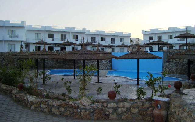 Carlton Deluxe Residences & Apartments