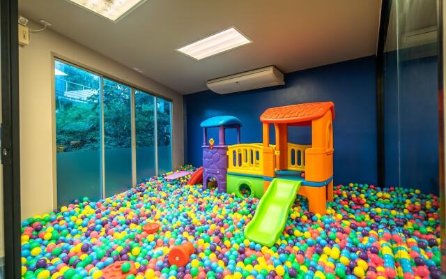 The Ark at Veloche by Lofty
