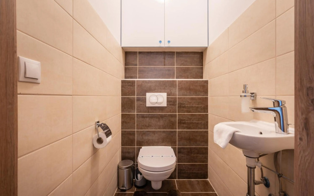 Orchid House Apartment