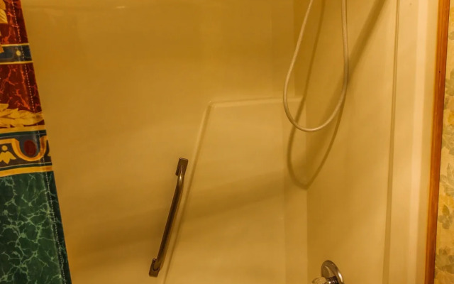 Smoketree Lodge by VRI Resort