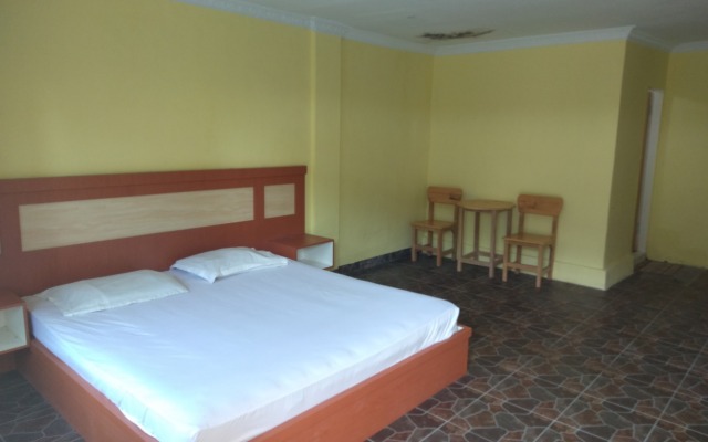 Halay Inn Tanjung Marowa