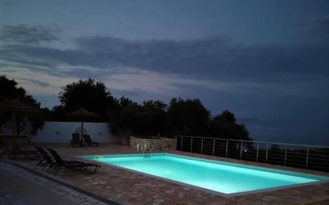 Electra Villa & Studios