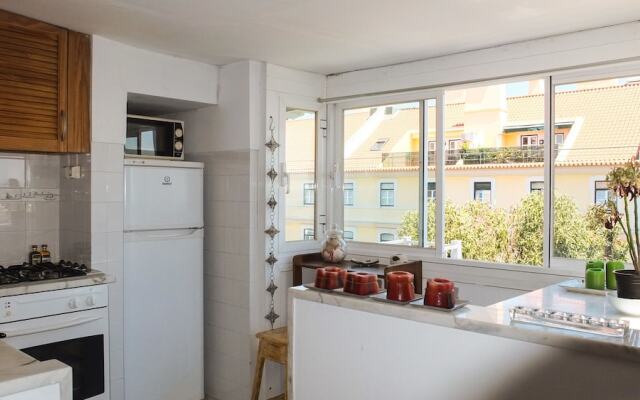 Quiet and Sunny central Lisbon apartment