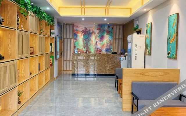 Tianyi Journey Hotel (Zhoukou Huaiyang Aquarium)