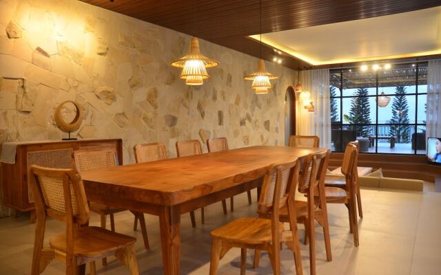 Sunshine City View Villa 6BR wth a private Heated Pool